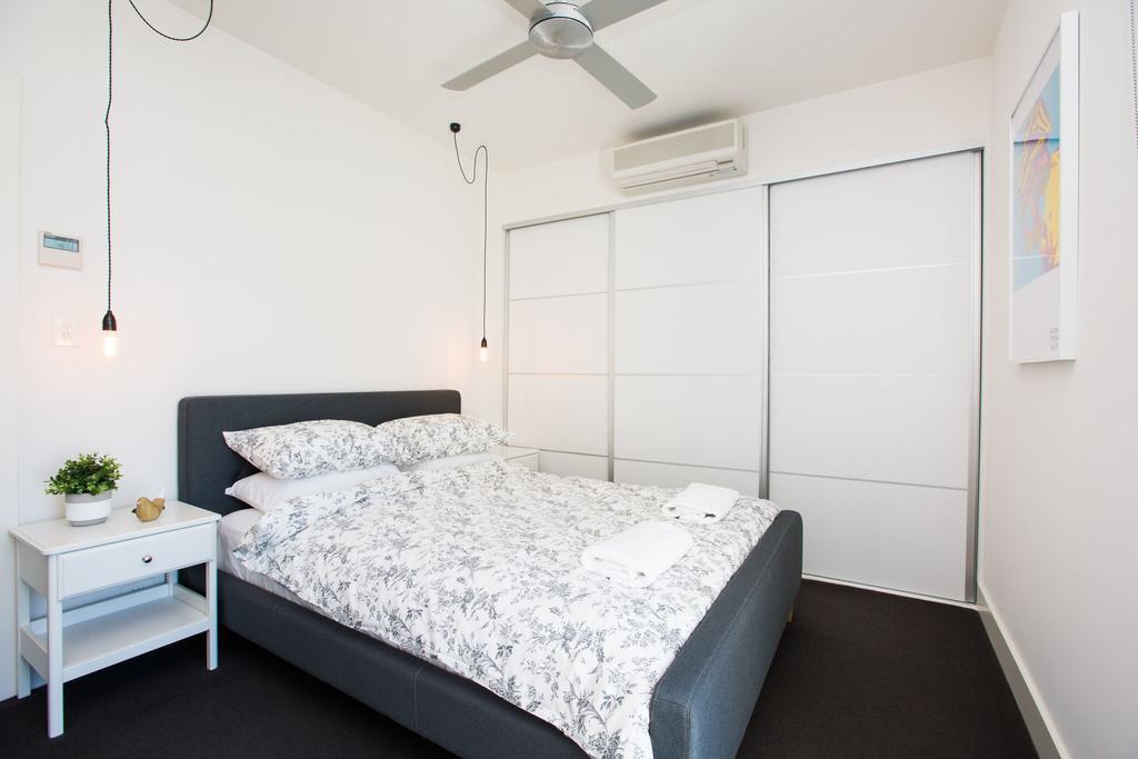 Magnificent Apartment + FREE car park near CBD Adelaide Esterno foto